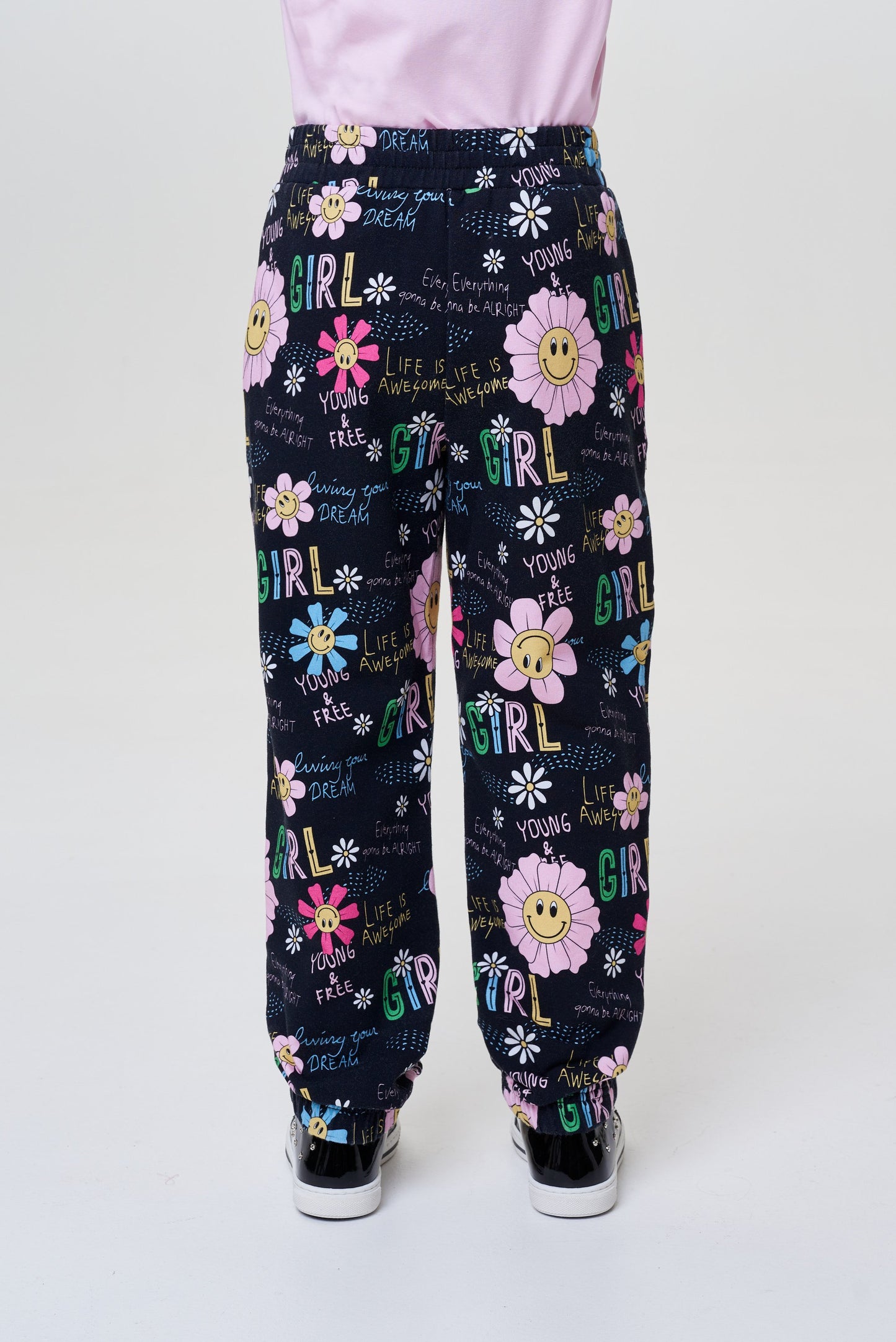 Tracksuit ( Sweatshirt and sweatpants)