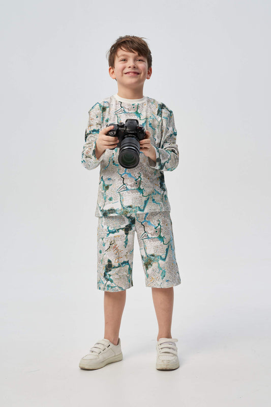 Extended shorts with a proprietary print