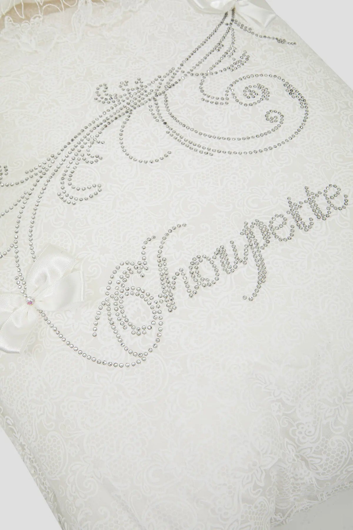 Baby nest lace and crystals decorated