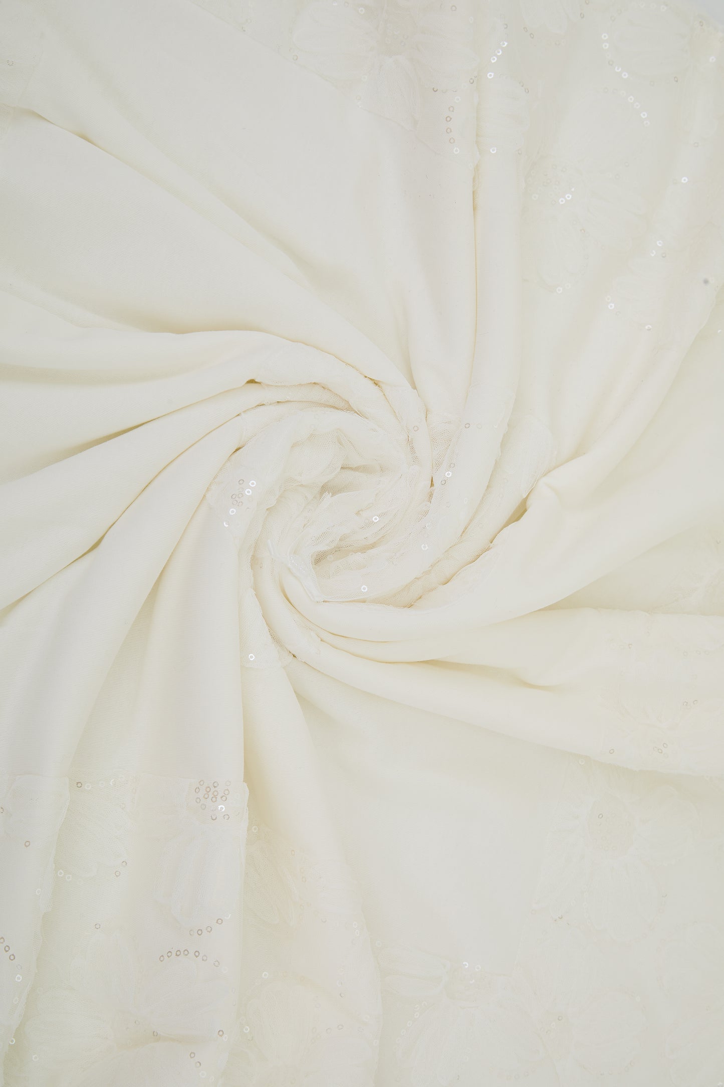 Lace decorated blanket, ecru