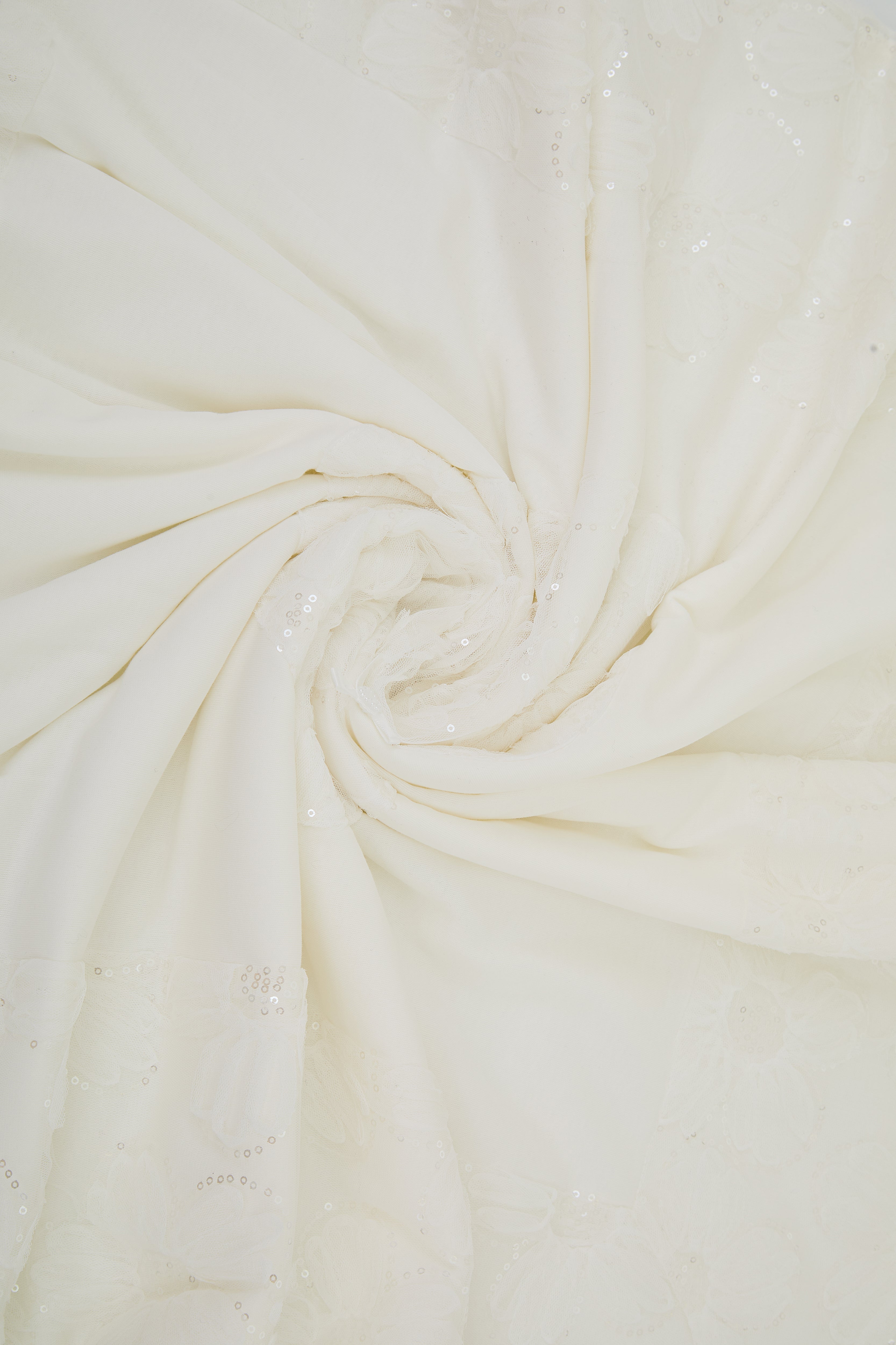 Lace decorated blanket, ecru