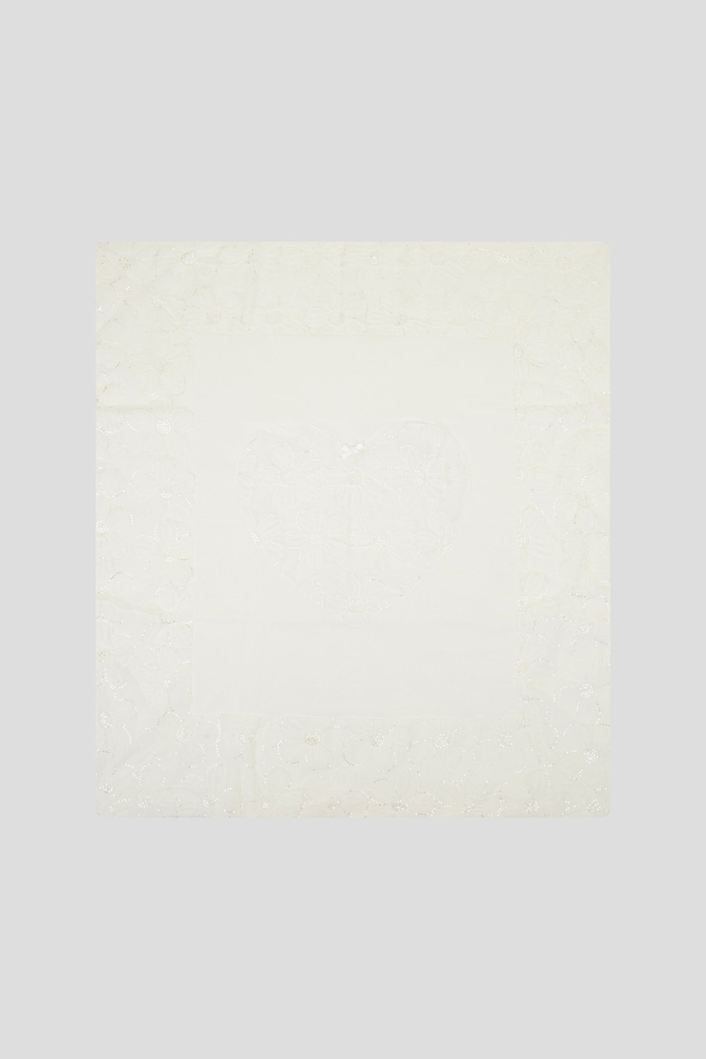 Lace decorated blanket, ecru