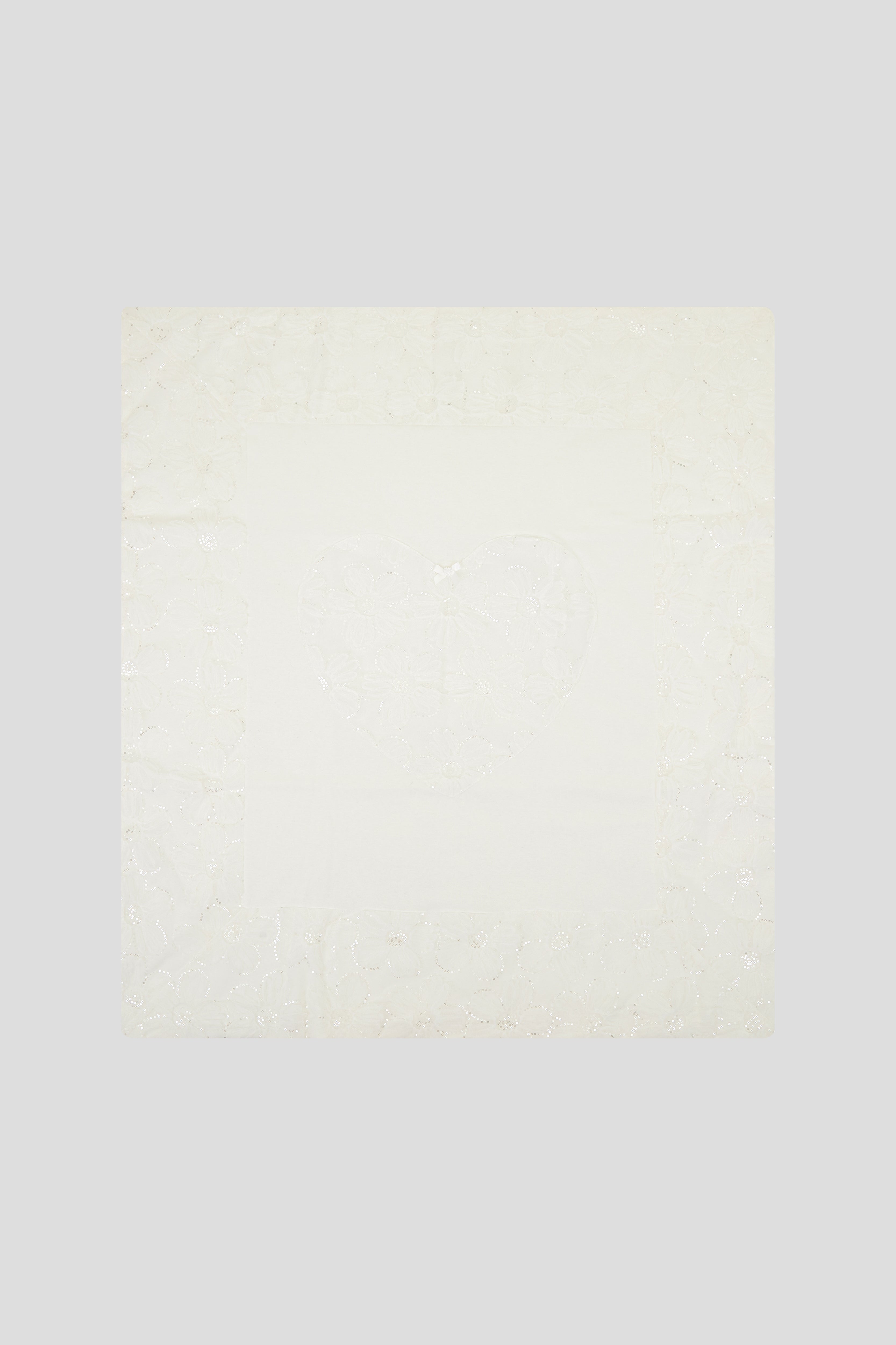 Lace decorated blanket, ecru