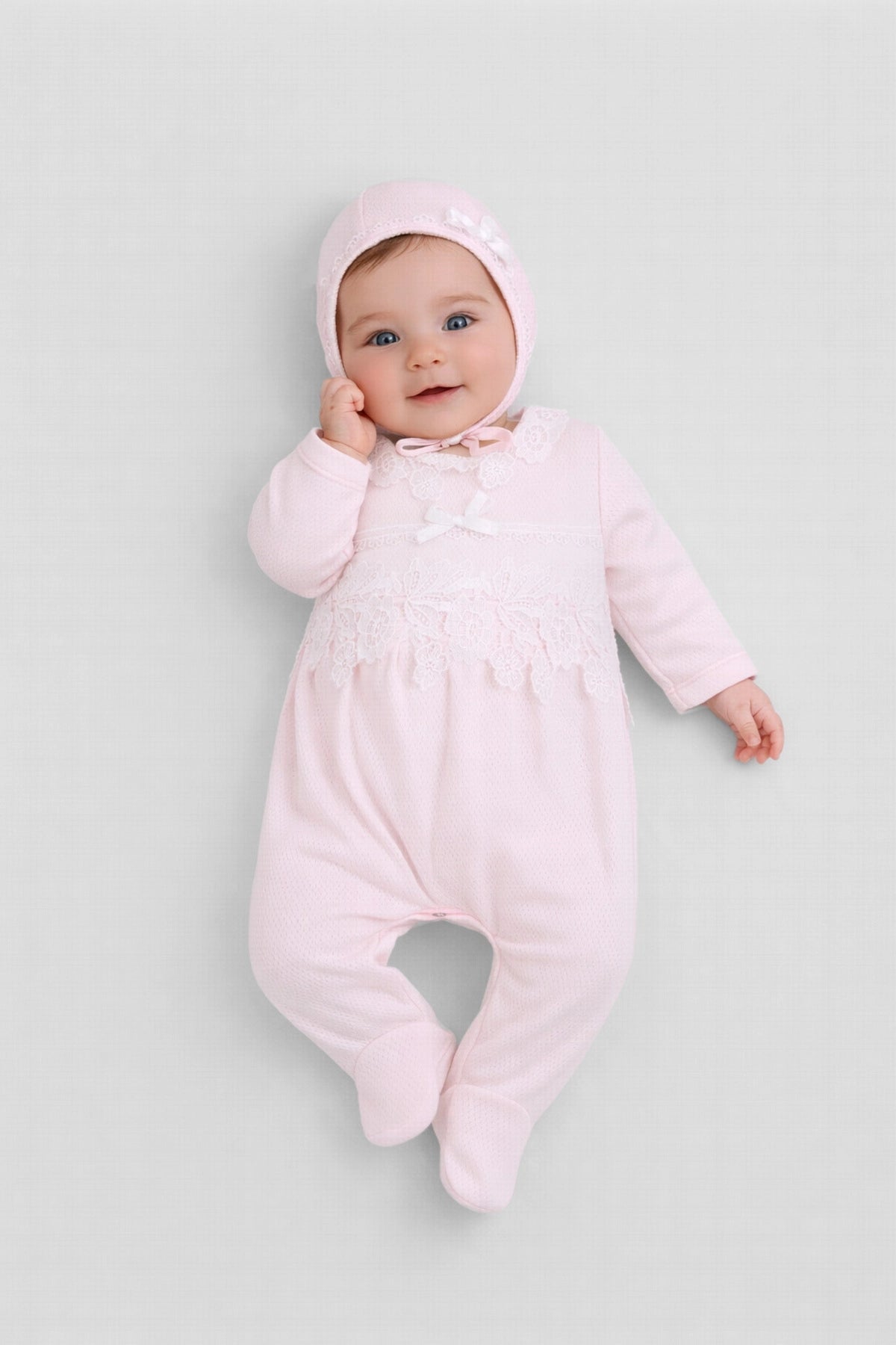 Smart Gift Set for Newborn baby girl (overall and bonnet)