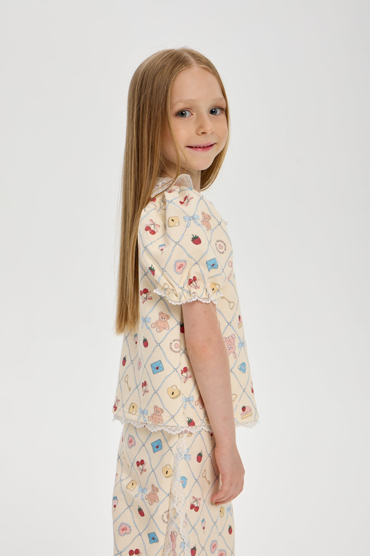 Elegant Printed Set with laces (Blouse & Pants) for girls
