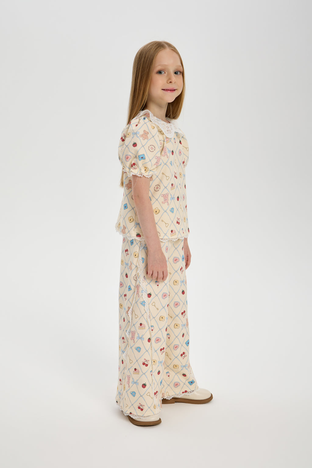 Elegant Printed Set with laces (Blouse & Pants) for girls