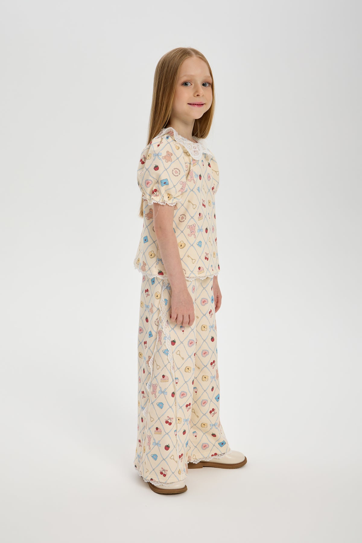 Elegant Printed Set with laces (Blouse & Pants) for girls