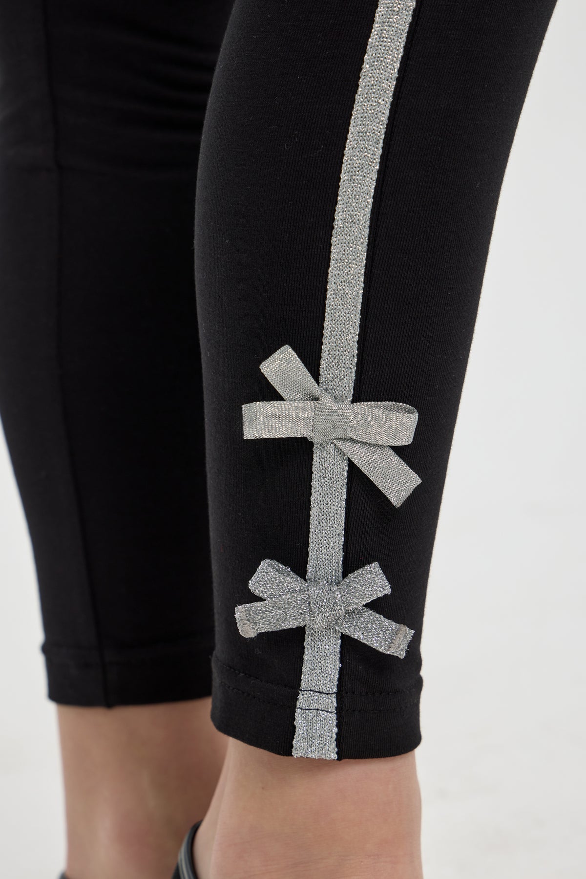Silver Bow Black Leggings