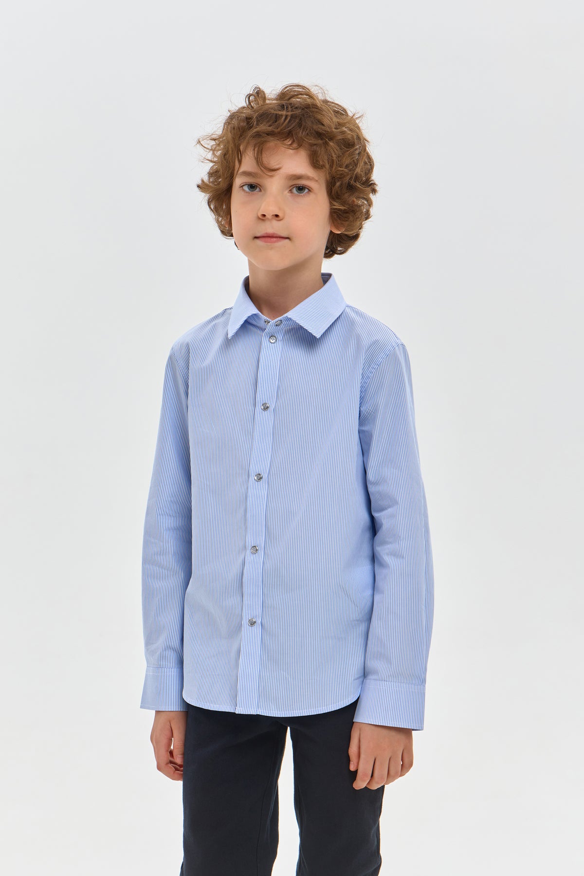 Long sleeve shirt with snap button