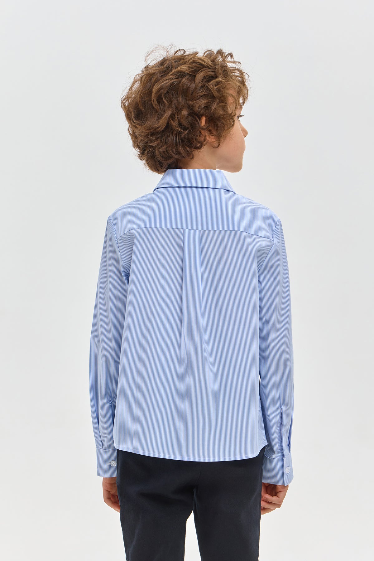 Long sleeve shirt with snap button