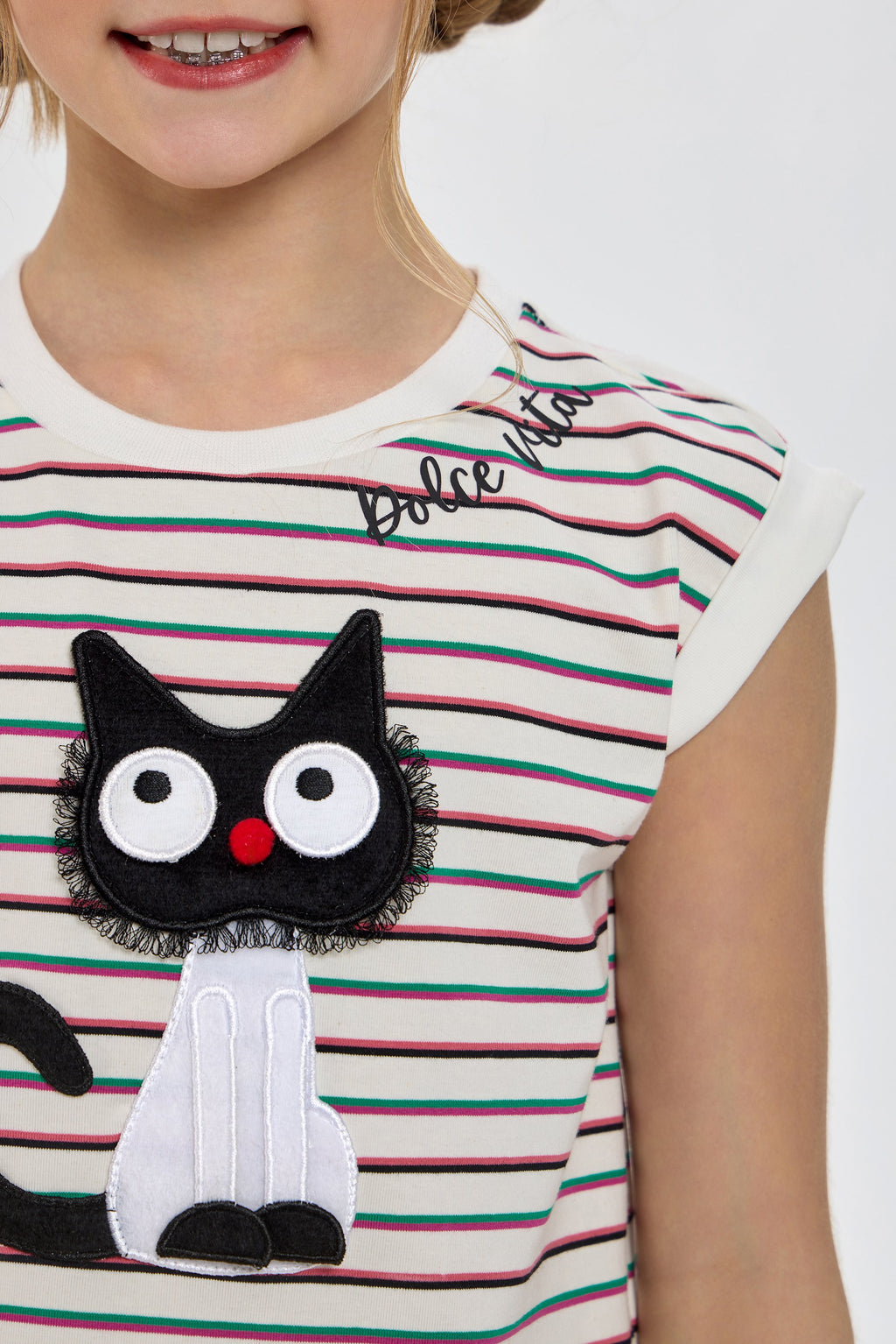 Catty Applique-decorated T-shirt