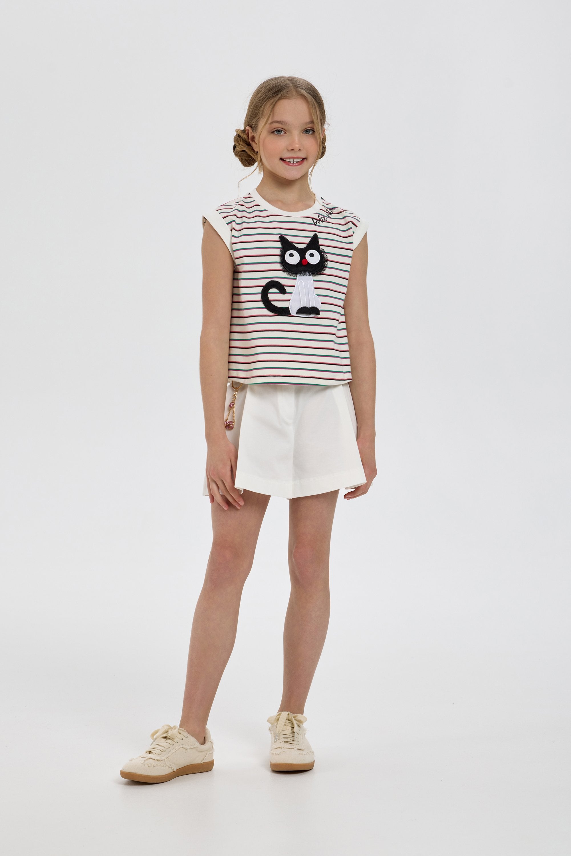 Catty Applique-decorated T-shirt