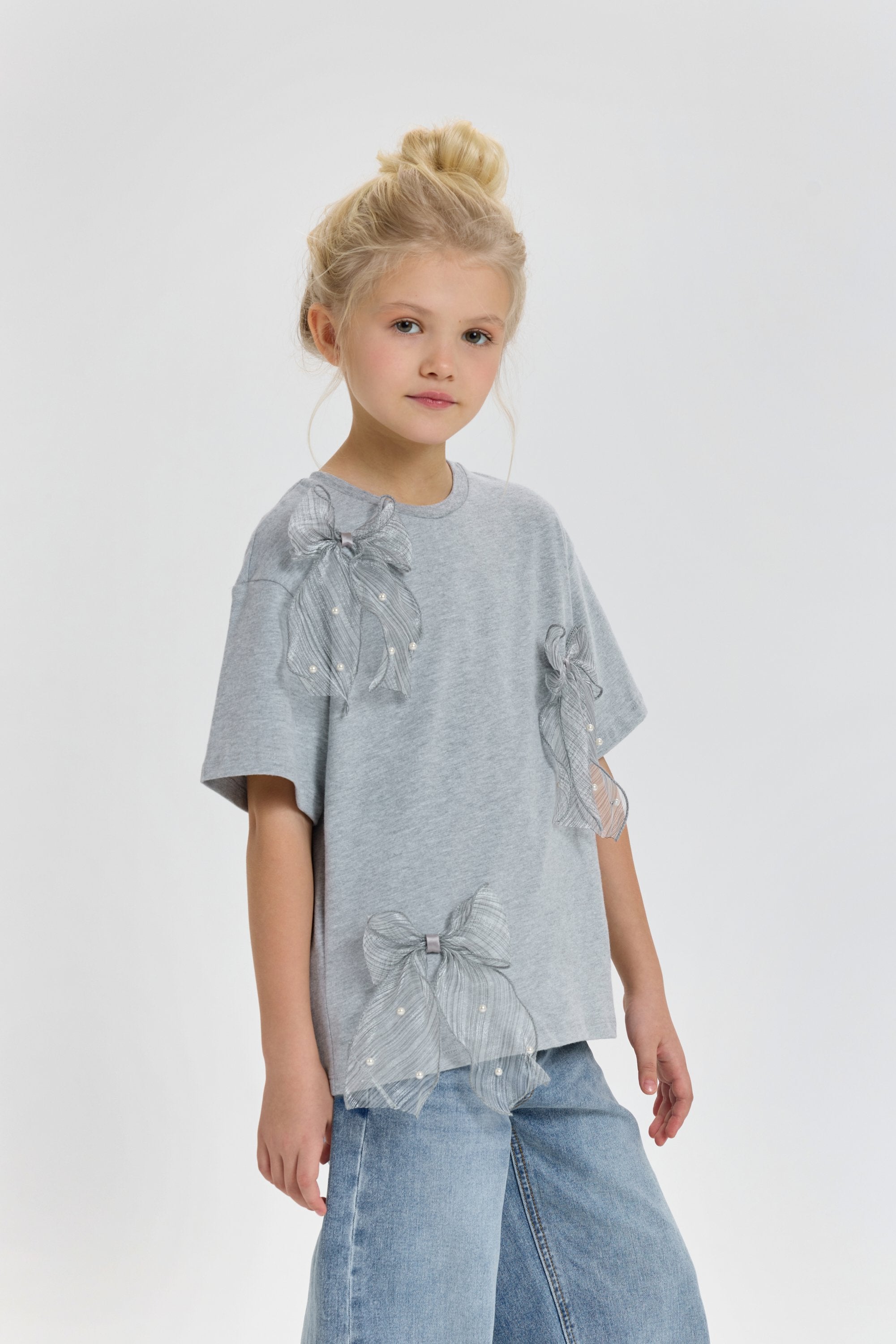 Bow and Pearls Decorated T-shirt