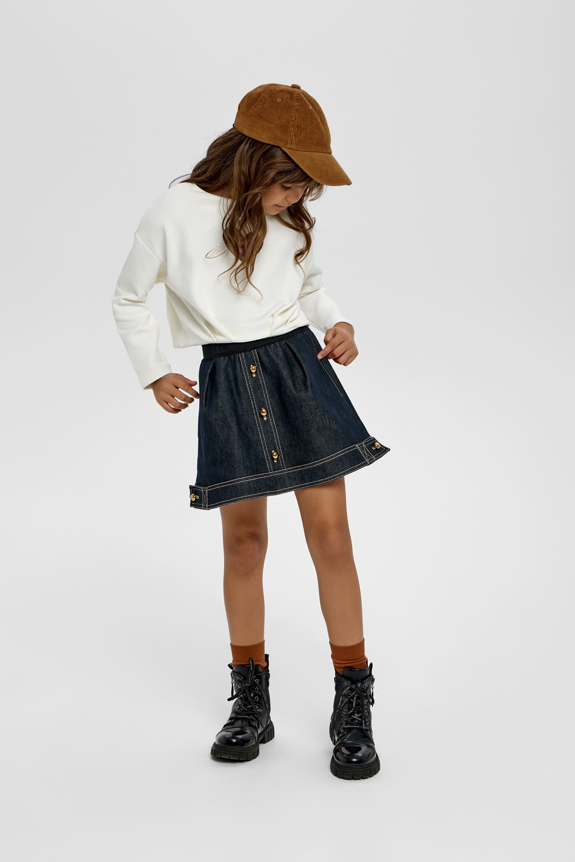 Stylish Cropped Decorated Catty Sweatshirt