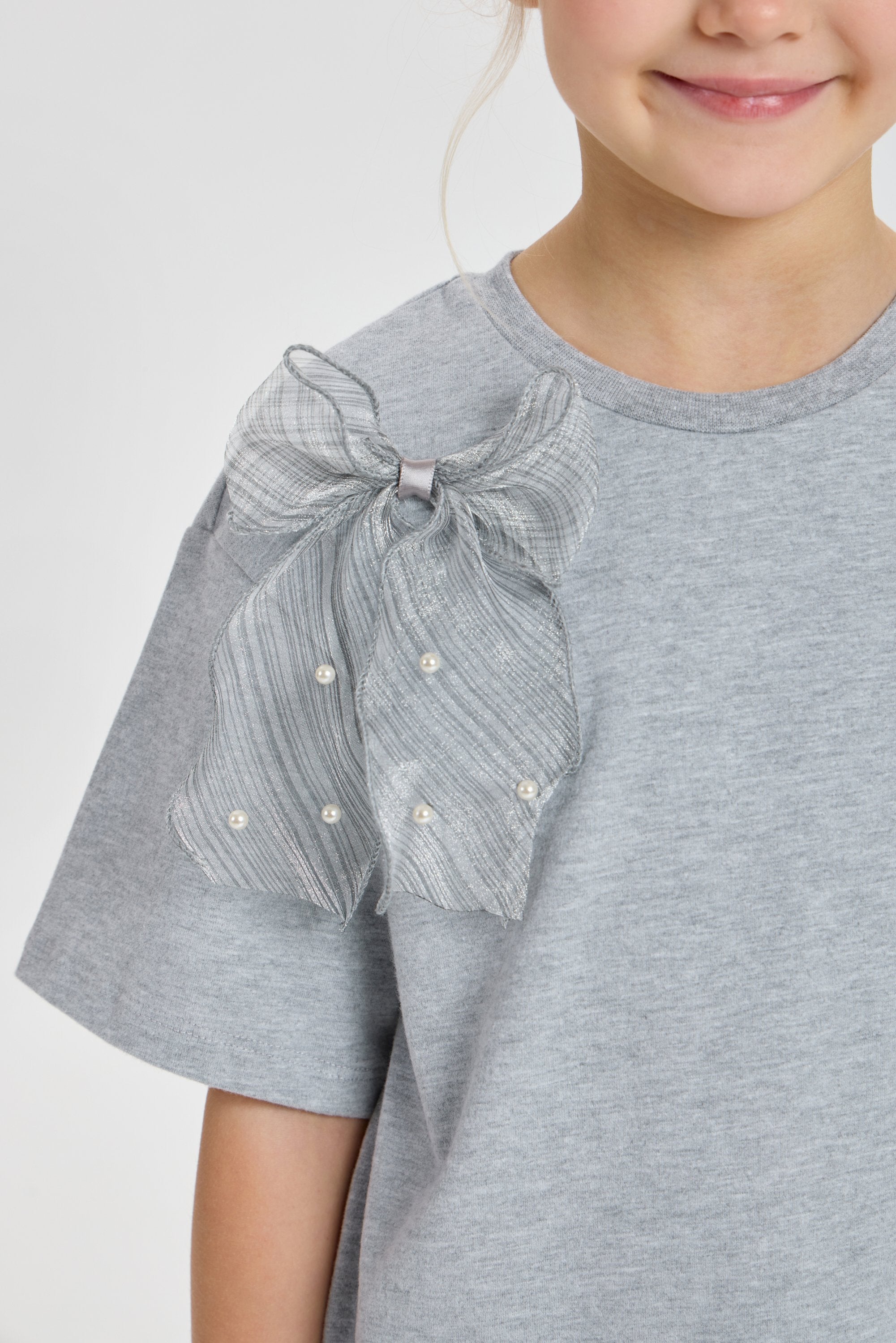 Bow and Pearls Decorated T-shirt