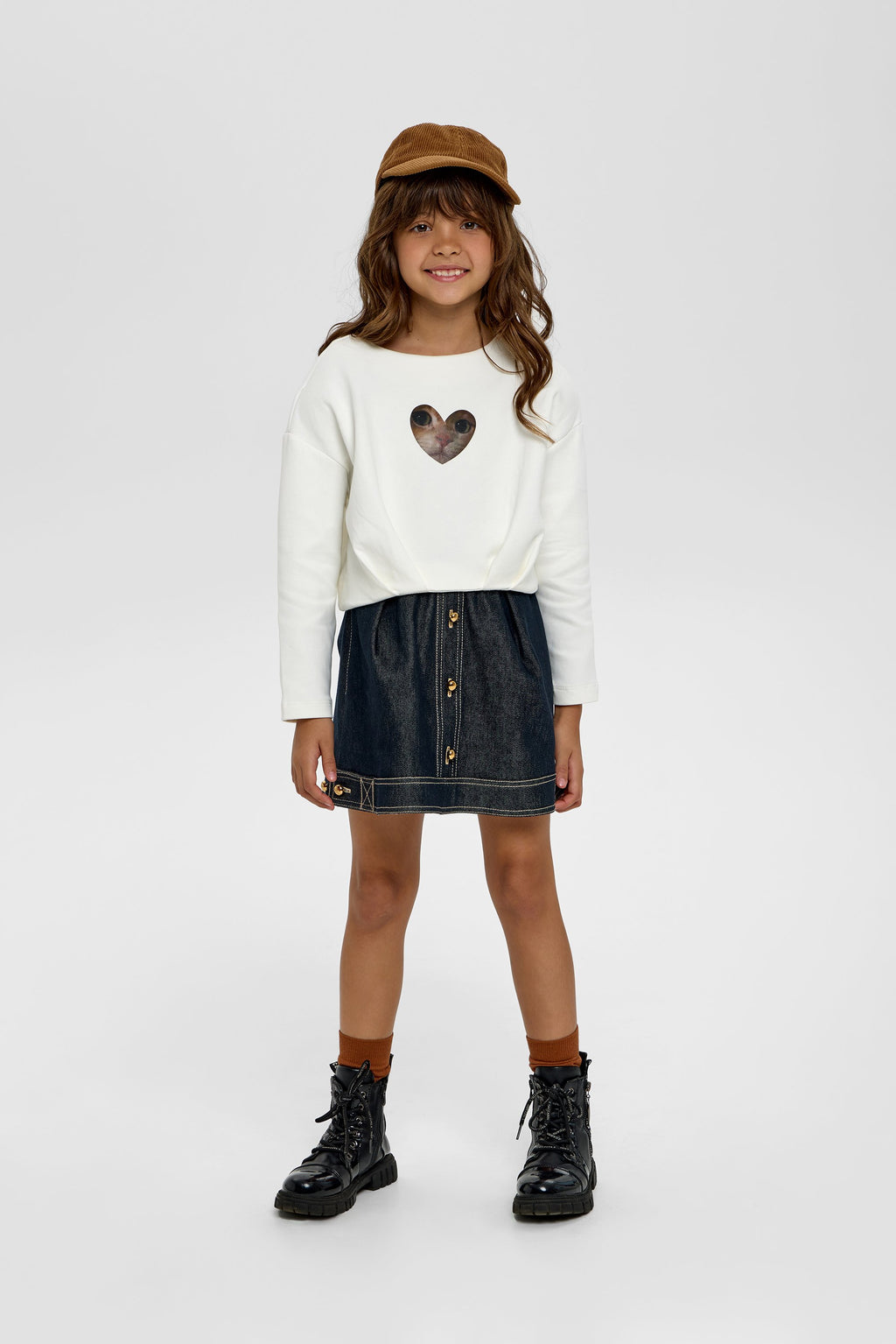 Stylish Cropped Decorated Catty Sweatshirt