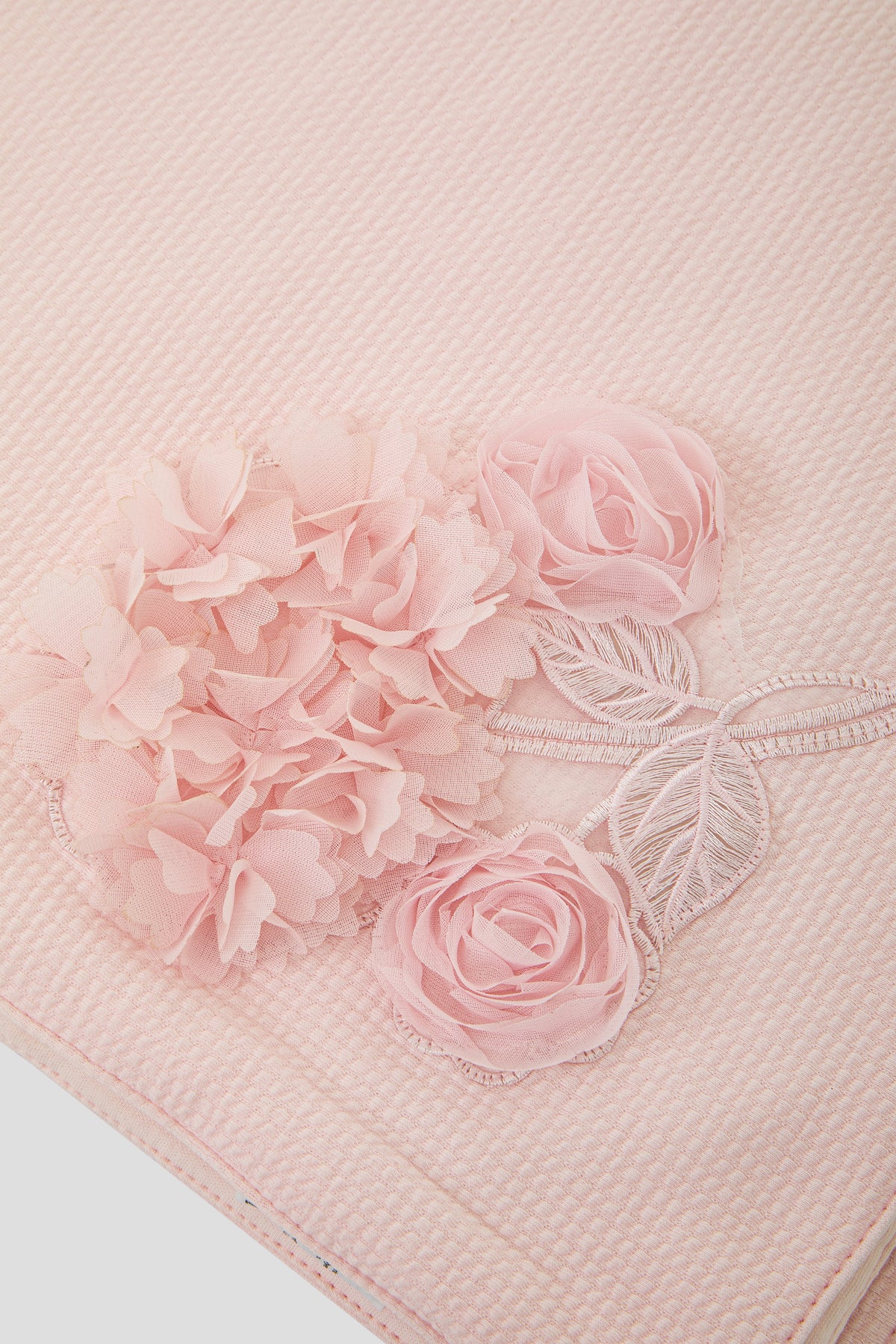 Elegant Blanket with 3D Flower Decor