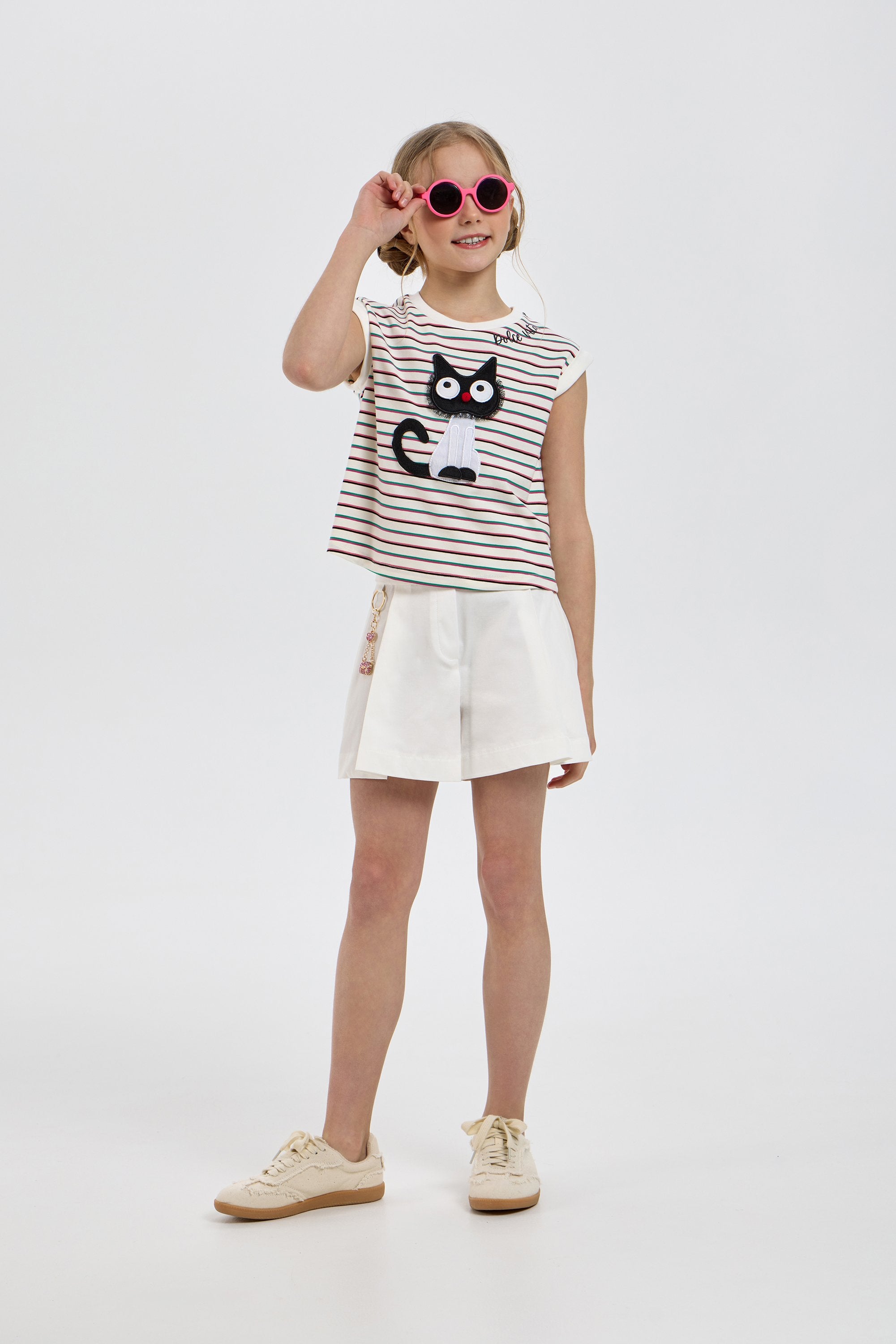 Catty Applique-decorated T-shirt