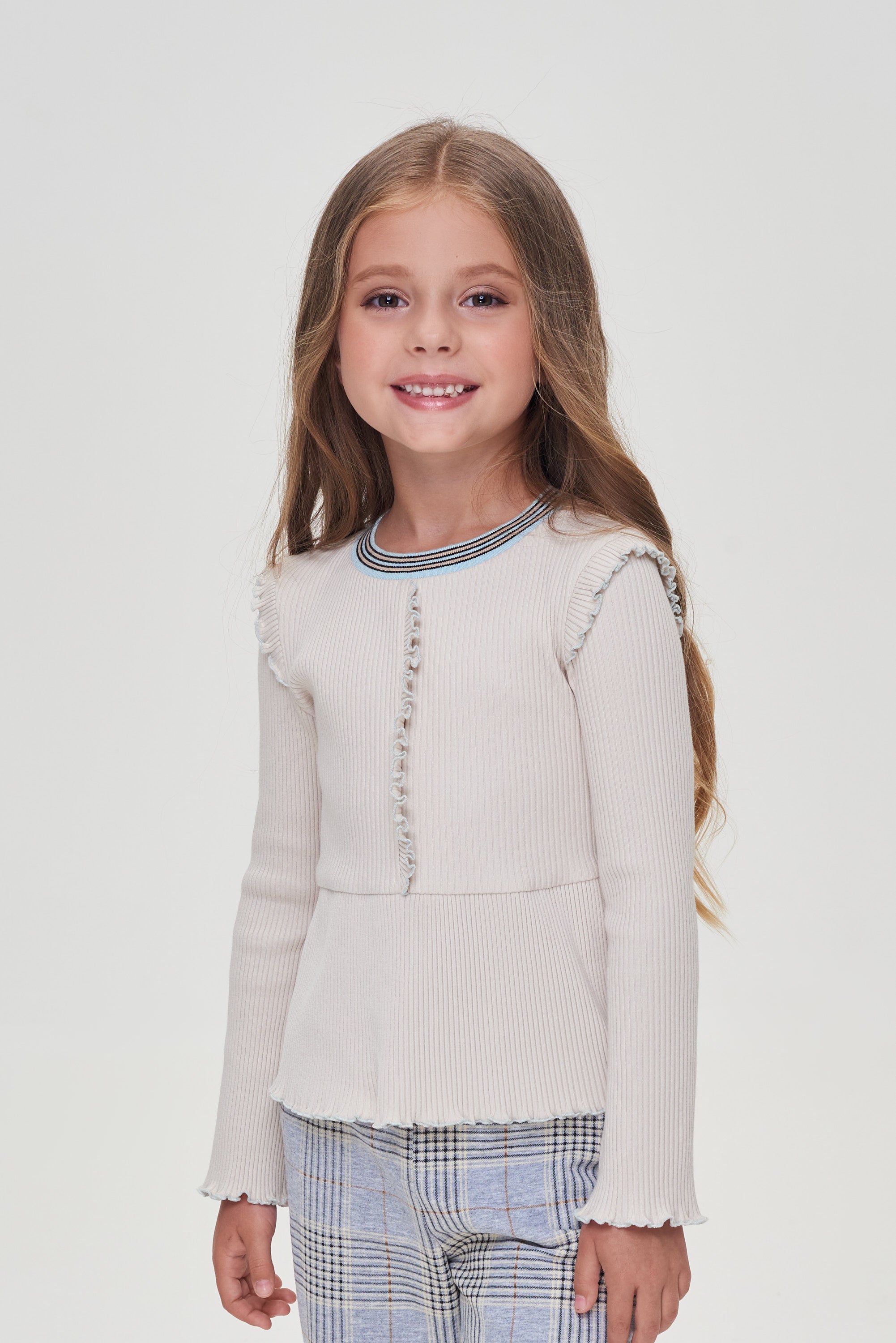 Knitted T-Shirt with basque ,powdery