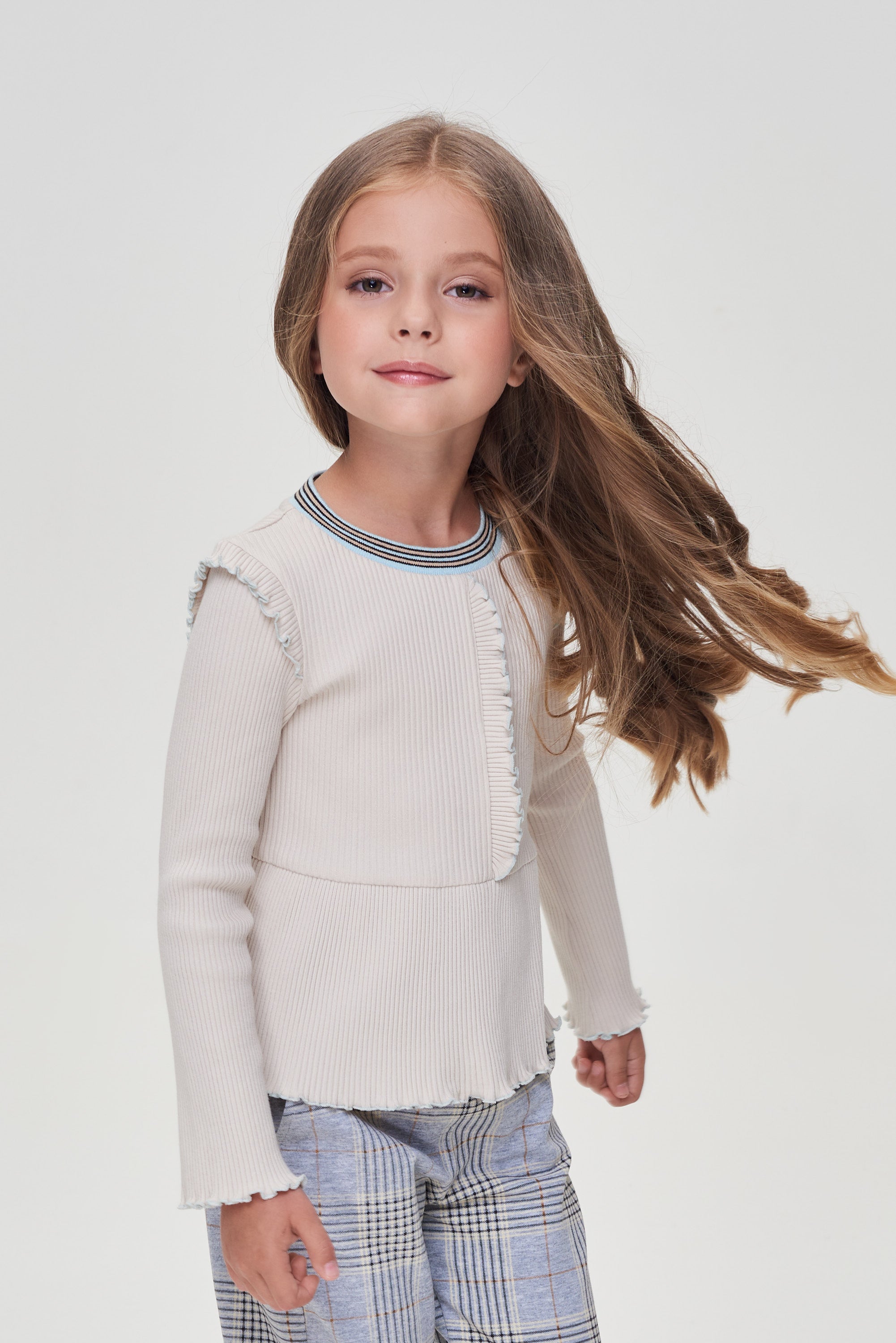 Knitted T-Shirt with basque ,powdery