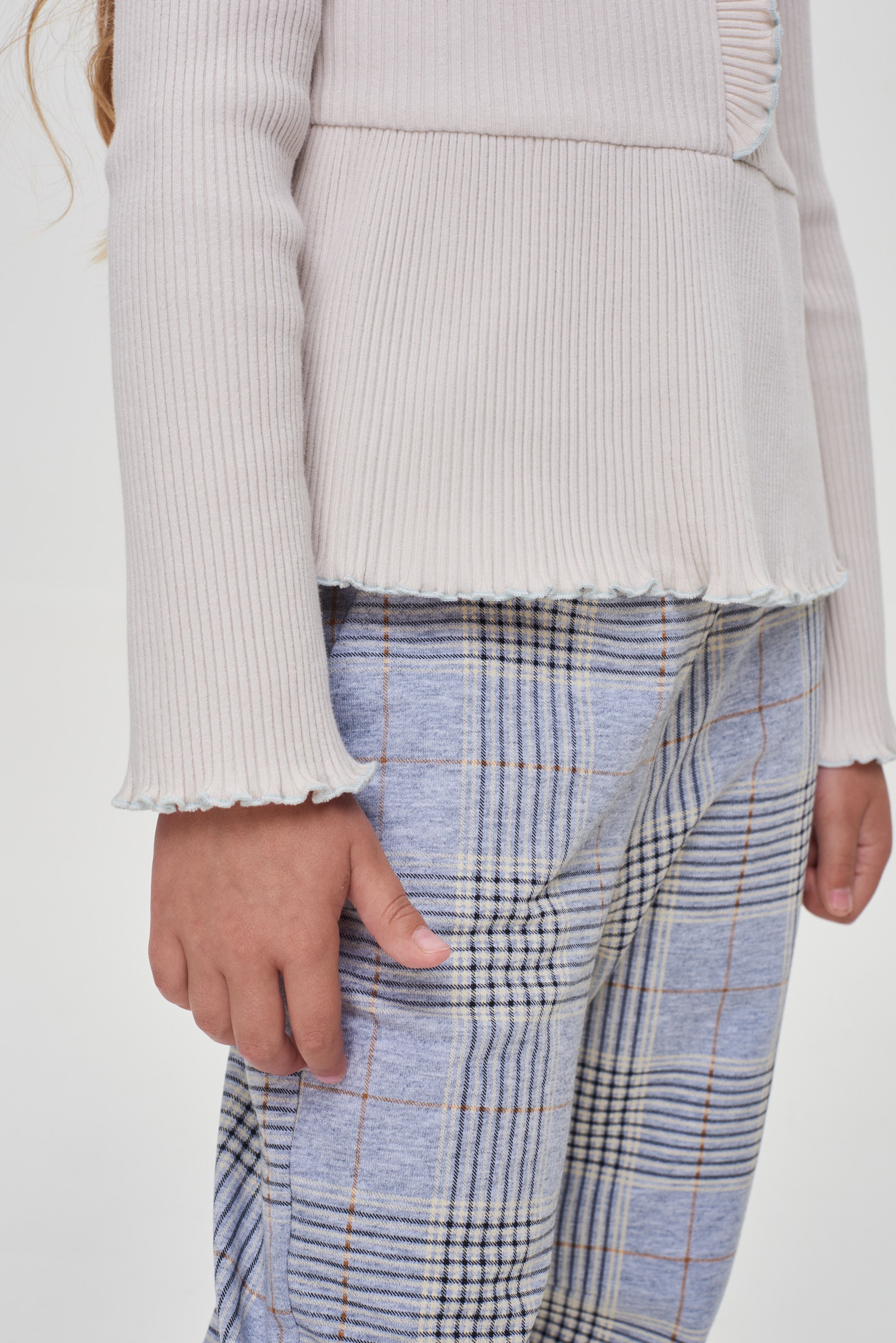 Knitted T-Shirt with basque ,powdery